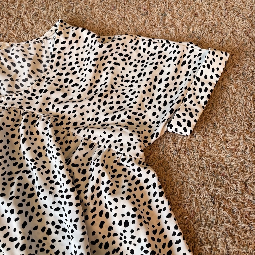 White and Black Animal Leopard Print Blouse - Women’s Size Small - Picture 4 of 6